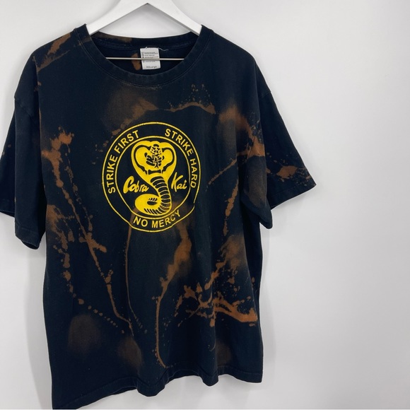 Cobra Kai Short Sleeve Shirt SZ 2XL - Picture 4 of 6